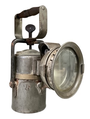Lot Early 20th century Crestella Engineering Co Ltd, 'The Premier Lamp' with turned wood handle, 26cm in overall height.