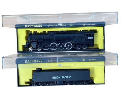 Lot 1987 - Bachmann N Gauge 4-8-4 Union Pacific locomotive and tender No.4785, plus rolling stock No.s 5024/175 & 5063/175, all boxed (4)