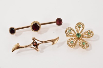 Lot 442 - Group of three 9ct gold brooches