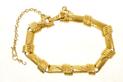 Lot Yellow metal bracelet, stamped 18k