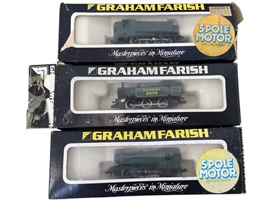 Lot 2005 - Graham Farish green tank engines and BR white 3 car DMU (boxes don't match or incomplete) (4)