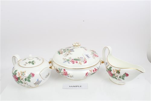 Lot 2091 - Wedgwood Charnwood tea and dinner service (82...