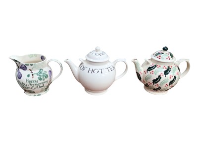 Lot 1177 - Emma Bridgewater teapot - One gallon of hot tea, together with another large teapot and jug (3)