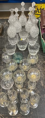 Lot 152 - Collection of Venetian and other glassware
