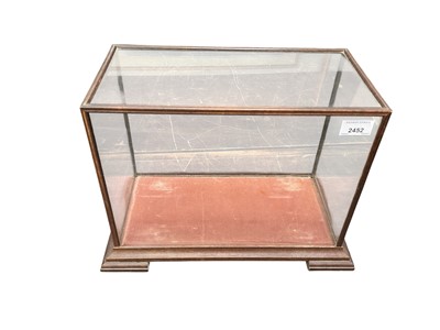 Lot 2452 - Glazed table top collector's case