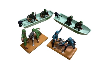 Lot 2089 - Britains diecast Deetail WWII soldiers including German Mortar, US 75mm Gun & Marines boats, plus two cannons, all loose (1 box)