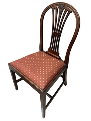Lot 5207 - Set of six good quality Hepplewhite style mahogany dining chairs
