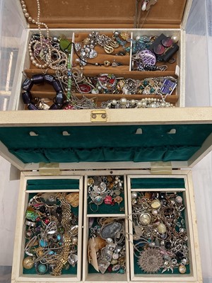 Lot 1022 - Two jewellery boxes containing vintage costume jewellery and bijouterie, quanity of bangles etc and a collection of empty jewellery boxes (2 boxes)