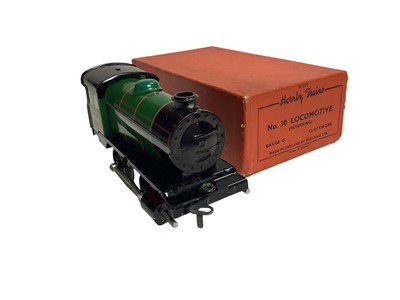 Lot 2709 - Hornby O Gauge 0-4-0 BR lined green livery No.30 clockwork locomotive 45746, boxed & No.30 early emblem tender, with reversing mode & 0-4-0 lined green clockwork locomotive 60985 with tw...