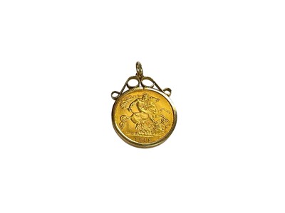 Lot 18 - George V gold half sovereign, 1915, in 9ct gold pendant mount