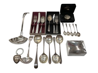 Lot 991 - Edwardian silver box with velvet interior together with a group of silver plate