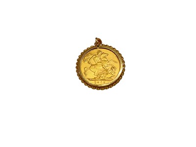 Lot 513 - G.B. - Gold Sovereign Edward VII 1909 set in yellow metal mount (N.B. Total Wt. 9.6gms) (1 coin)