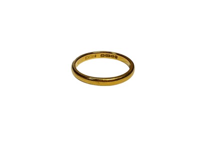 Lot 115 - 22ct gold wedding ring