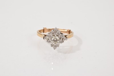 Lot 486 - Diamond cluster ring in 9ct gold setting