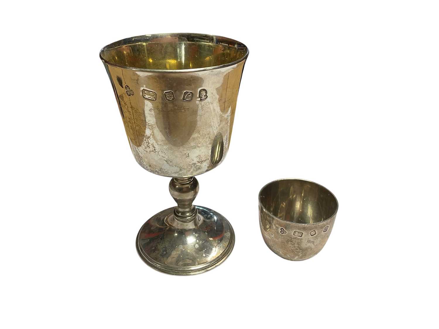 Lot 59 - Contemporary silver chalice (London 1977) and a contemporary small silver cup (London 1988), both by Wakely & Wheeler