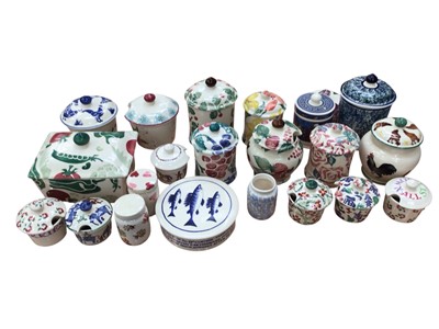 Lot 1202 - Collection of 21 Emma Bridgewater pots with lids, various patterns and sizes including Blue Hen, Roses All My Life etc