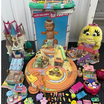 Lot 2098 - Bluebird Polly Pocket, Trendmaster bundle with loose figures, vintage French doll and other assorted toys (qty)