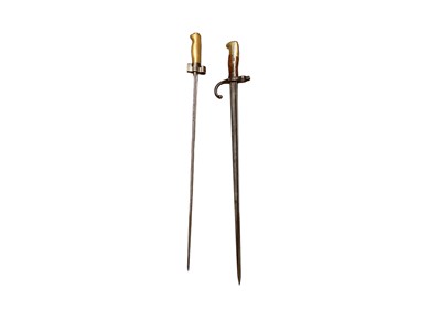 Lot 947 - French 1874 Pattern Gras bayonet and French Lebel bayonet (both without scabbards) (2)
