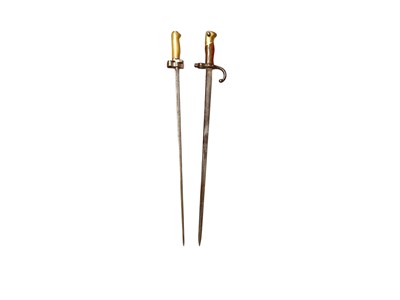 Lot 947 - French 1874 Pattern Gras bayonet and French Lebel bayonet (both without scabbards) (2)