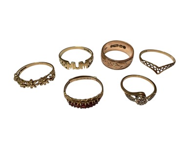 Lot 57 - Six 9ct gold rings