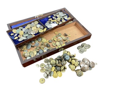 Lot 784 - Collection of antique military, livery and hunt buttons, housed within a 19th century rosewood box.