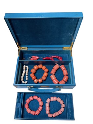 Lot 72 - Vintage jewellery box containing large coral bead bracelets and two pairs of coral earrings