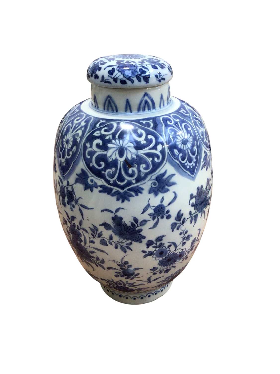 Lot 5054 - 18th century Dutch Delft ovoid vase and cover, in Chinese style