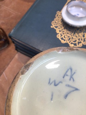 Lot 5054 - 18th century Dutch Delft ovoid vase and cover, in Chinese style