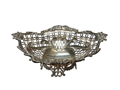 Lot 133 - Victorian silver bon bon dish with pierced floral decoration (London 1891)