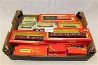 Lot 2803 - Railway 00 gauge selection of Carsriages and...