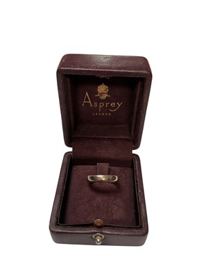 Lot 165 - Asprey 18ct white gold wedding ring (London 1998), in Asprey box