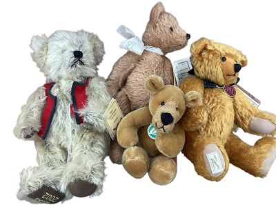 Lot 2707 - Deans, Herman & other teddies (1 box)