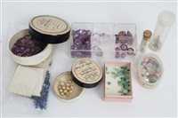 Lot 3368 - Collection of precious gemstones and beads -...