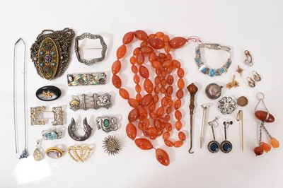 Lot 466 - Box of vintage jewellery
