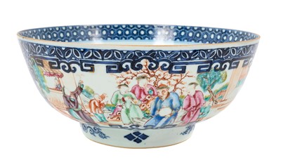 Lot 111 - Chinese export porcelain bowl