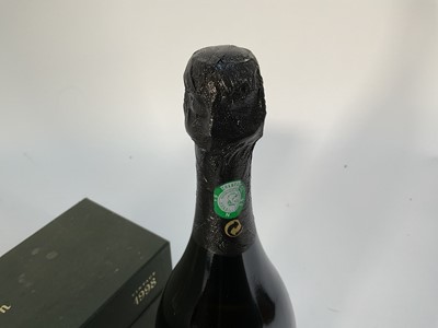 Lot 2 - One bottle, Moët & Chandon Dom Perignon champagne, vintage 1998, in original card box
