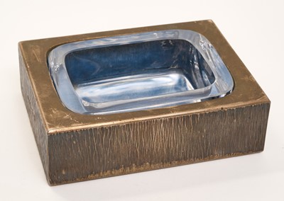 Lot *Gerald Benney CBE RDI (1930 - 2008), fine contemporary silver trinket dish / desk tidy of rectangular form with bark effect decoration, clear glass liner and velvet lined interior, the base eng...