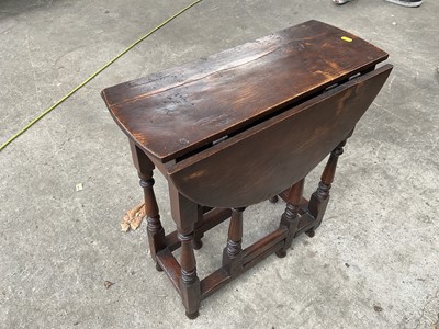 Lot 5324 - 17th century style oak gateleg table
