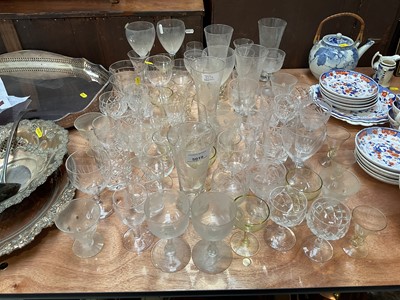 Lot 5019 - Group of glassware, including cut glass, coloured glass, etc