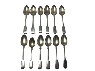 Lot 335 - Matched set of twelve Georgian silver fiddle pattern teaspoons, (various dates and makers), all at approximately 9ozs (12).