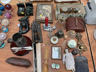 Lot 5047 - Objets vertu and sundries, including a pair of Art Deco spelter lion bookends (a/f), Inuit sculpture, Welsh love spoon, leather and lead pig door stop, etc