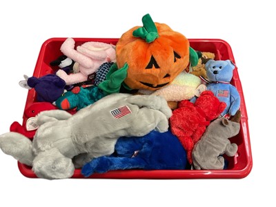 Lot 1727 - Collection of Beanie Babies including Inch, Swoop, Morrie, Pumkin etc, various dates and sizes.