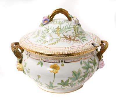 Lot 235 - Royal Copenhagen flora Danica circular tureen and cover