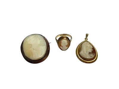 Lot 67 - 9ct mounted cameo ring, size L, together with a 9ct gold mounted cameo pendant and brooch, all depicting female busts