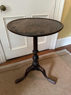 Lot 1531 - George III mahogany tripod wine table with dished top, on turned column Snr three splayed legs