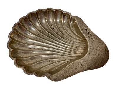 Lot 1601 - Edwardian silver shell shaped dish (Sheffield 1908), 4ozs