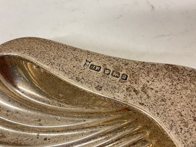 Lot 1601 - Edwardian silver shell shaped dish (Sheffield 1908), 4ozs