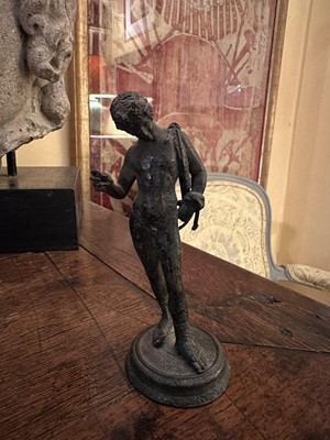 Lot 1580 - Grand Tour bronze figure of Narcissus, 13cm high