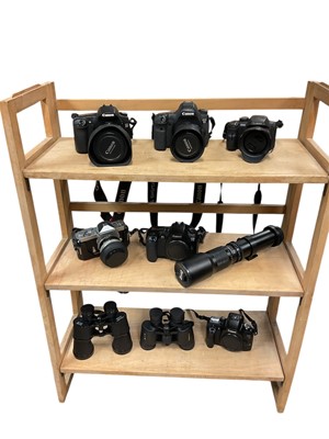 Lot 2860 - Collection of cameras and binoculars