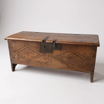 Lot 1383 - 17th century oak coffer